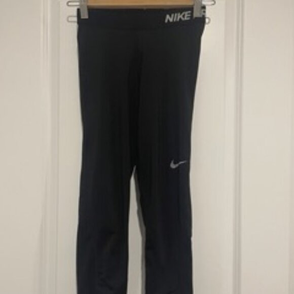 Black Nike Pro Calf-Length Leggings - Picture 1 of 1